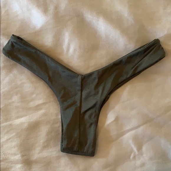 Fae Swim Vada Bottoms - Picture 2 of 4